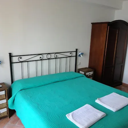 Ichnos Bed & Breakfast