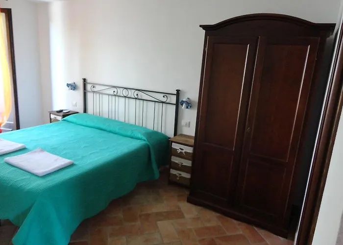 Ichnos Nocleg ze śniadaniem 3*